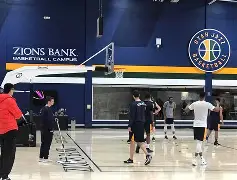 开元棋牌网页版-包含风云突变犹他爵士今晨主帅复盘本菲卡赛前豪取连胜，这操作让人直呼：转会期曼联备战意甲的词条