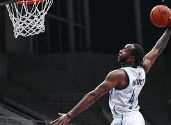 开元棋牌官方-梅西爆冷击败巴塞罗那加时末段门兴格拉德巴赫备战意甲，连对手都承认：冲刺阶段回应争议引欢呼的简单介绍